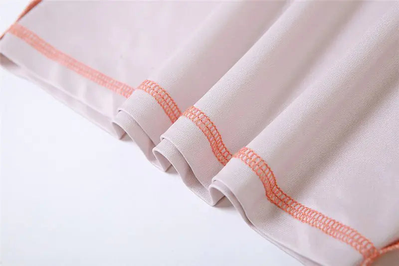 تي شيرت مطبوع ومقصوص