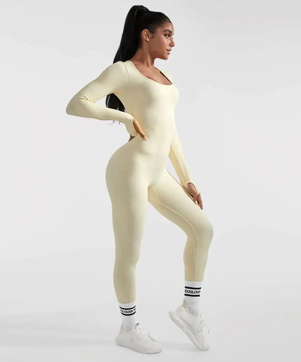بذلة طويلة الأكمام